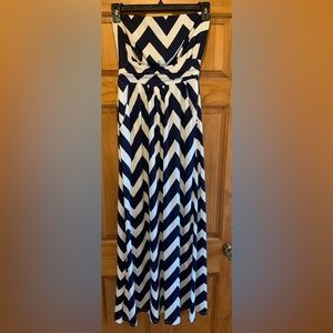 Small Strapless Dress W/ Pockets